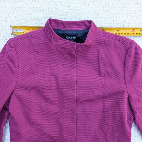 DKNY Donna Karan Ruffled Hem Magenta Blazer Jacket Size 8 Made in Italy - Picture 3 of 9